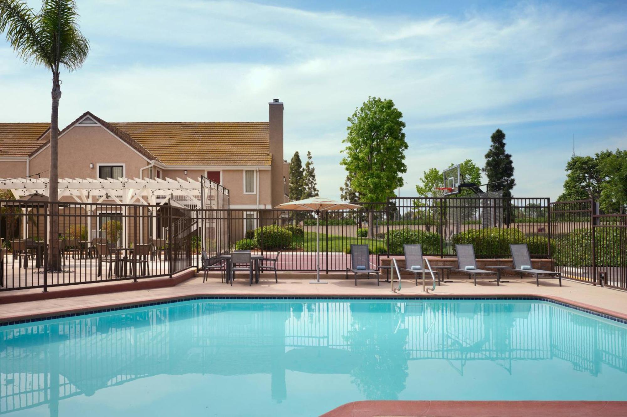 Residence Inn Costa Mesa Newport Beach Eksteriør billede